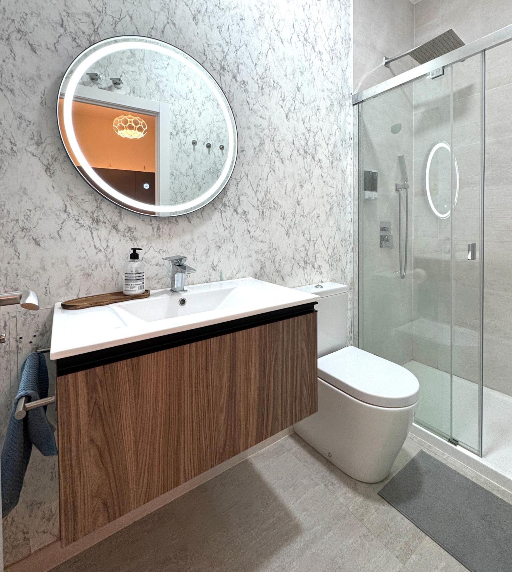 Luxury Suite Wifi Ac Servicios En La Puerta Madrid Buitenkant foto
